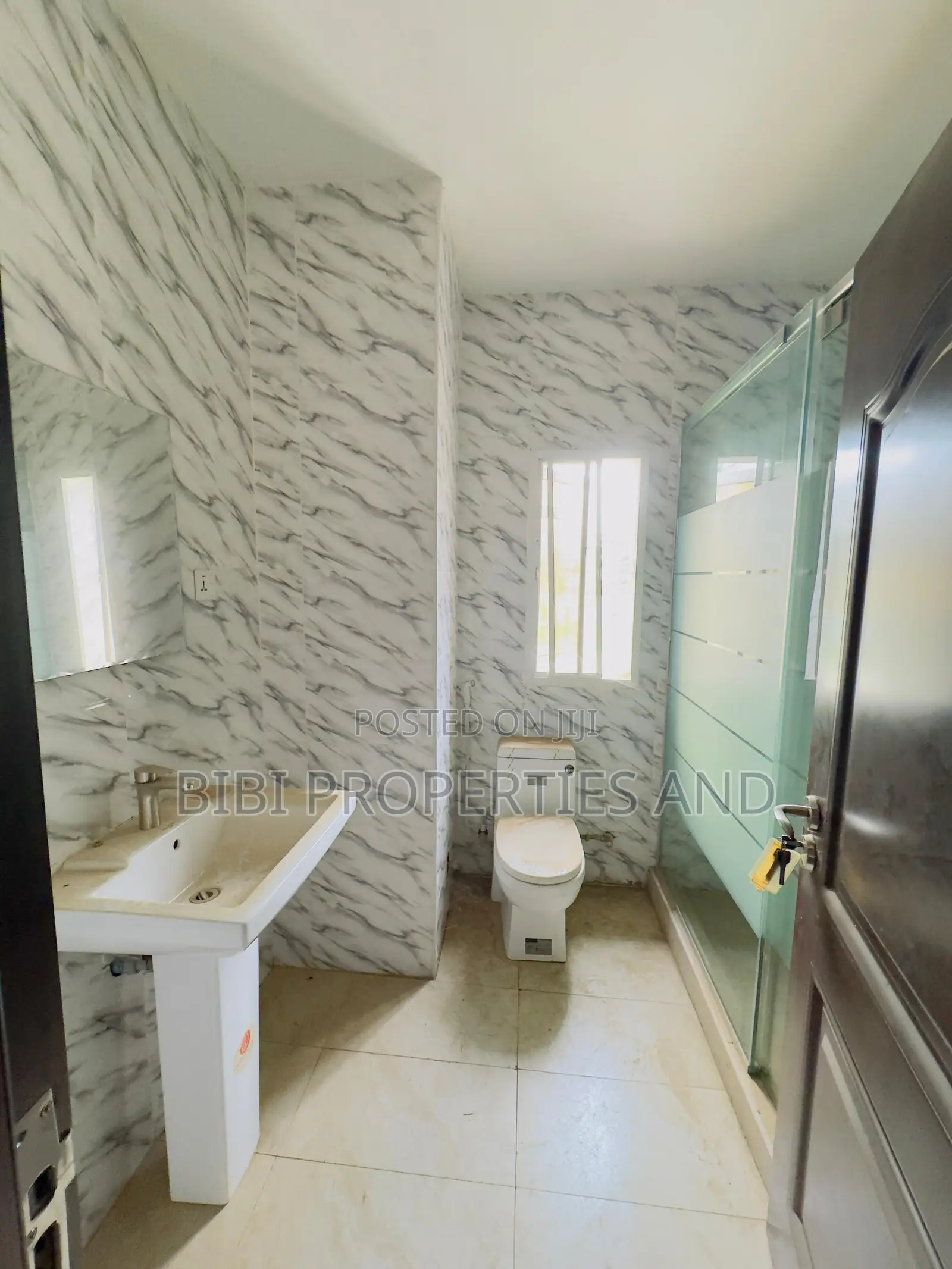 4bdrm Townhouse/Terrace in Life Camp for sale