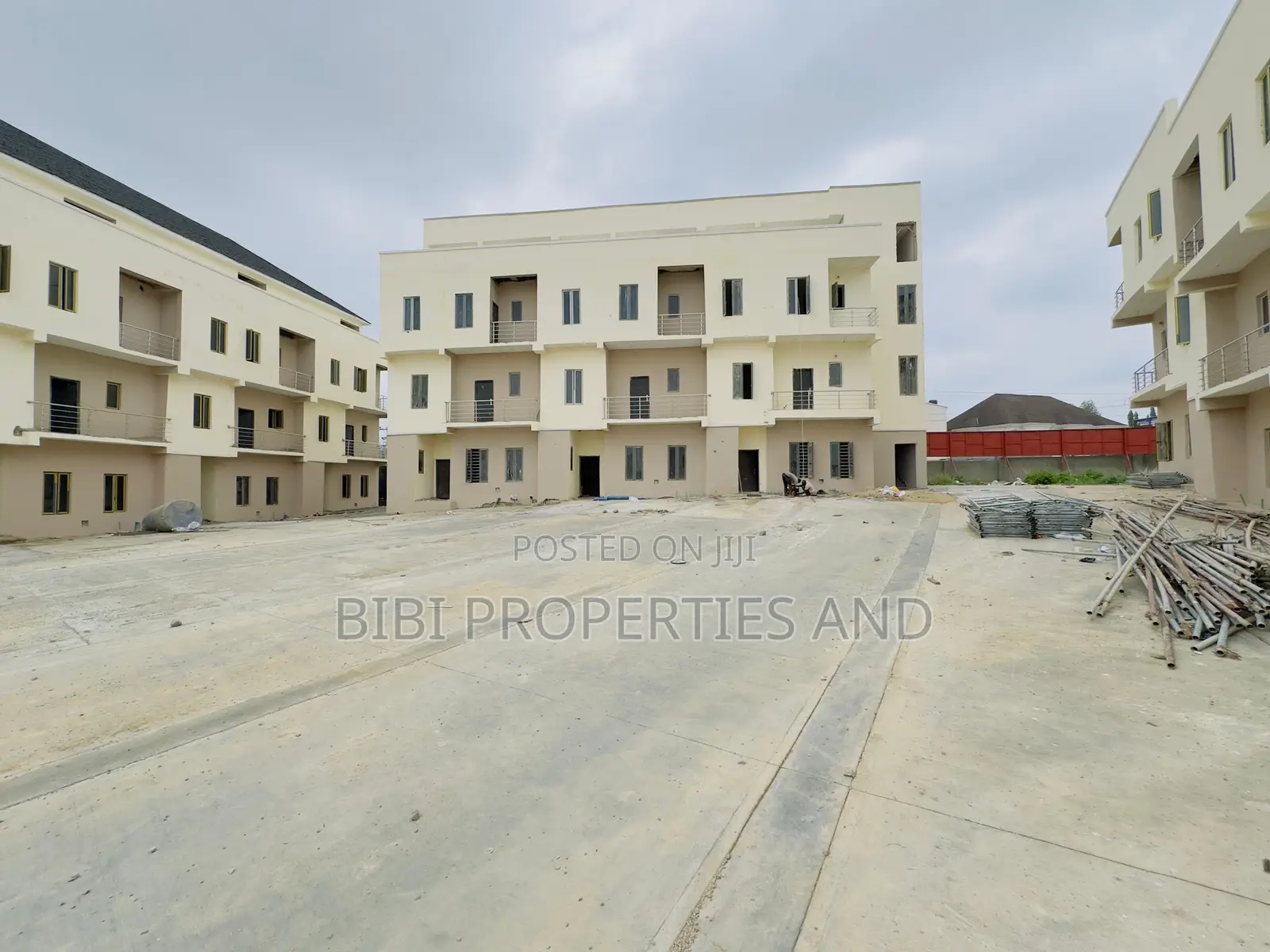 4bdrm Townhouse/Terrace in Life Camp for sale