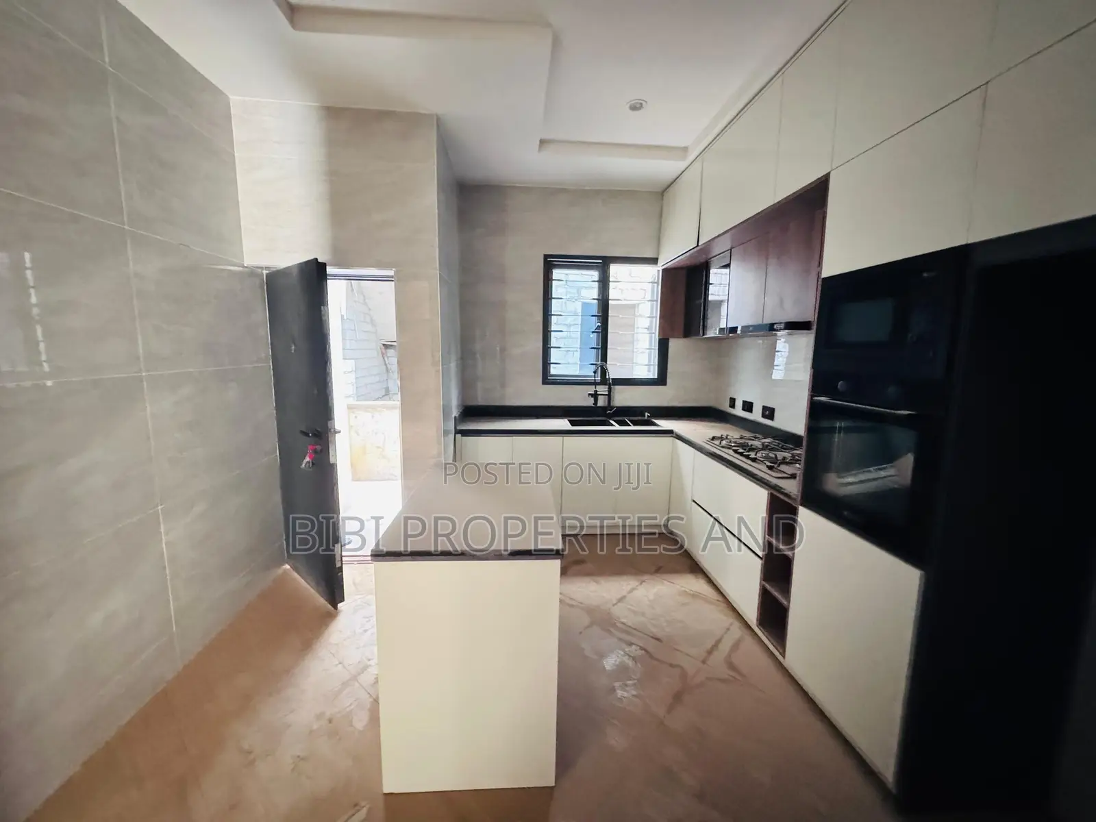 4bdrm Townhouse/Terrace in Katampe Extension for sale