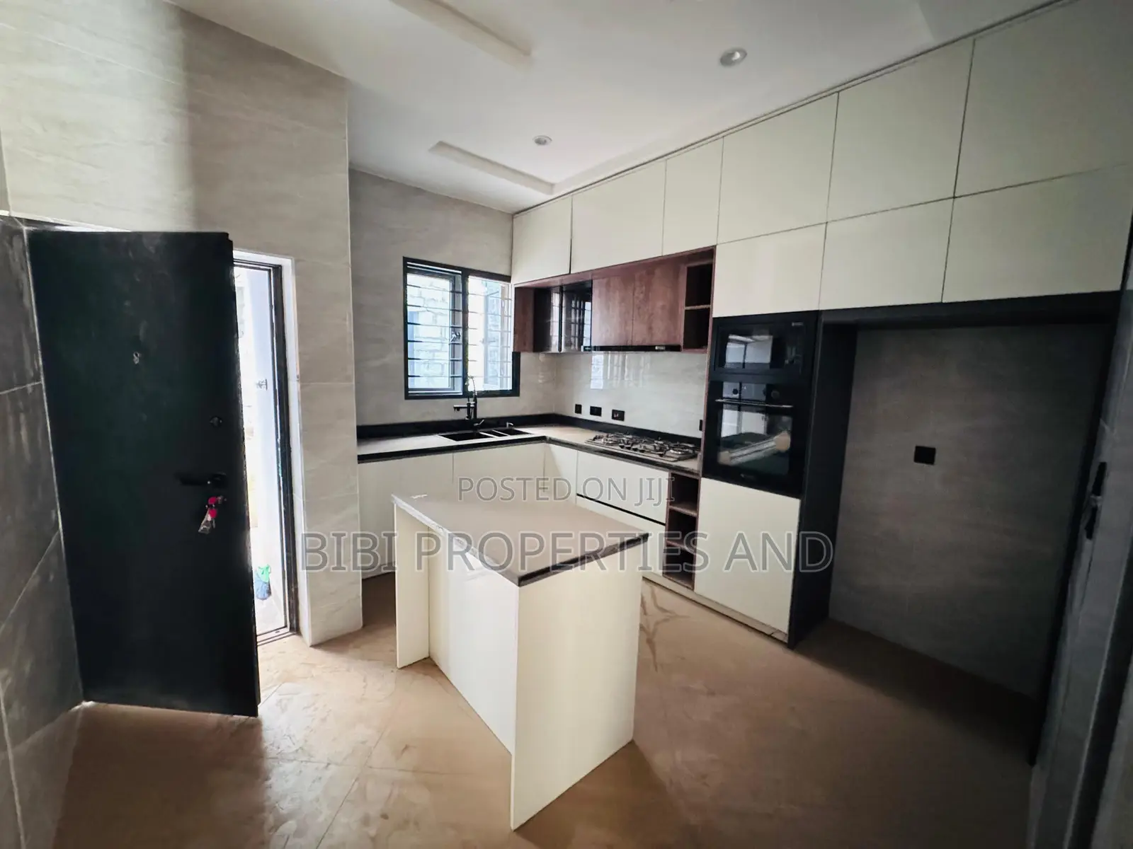 4bdrm Townhouse/Terrace in Katampe Extension for sale