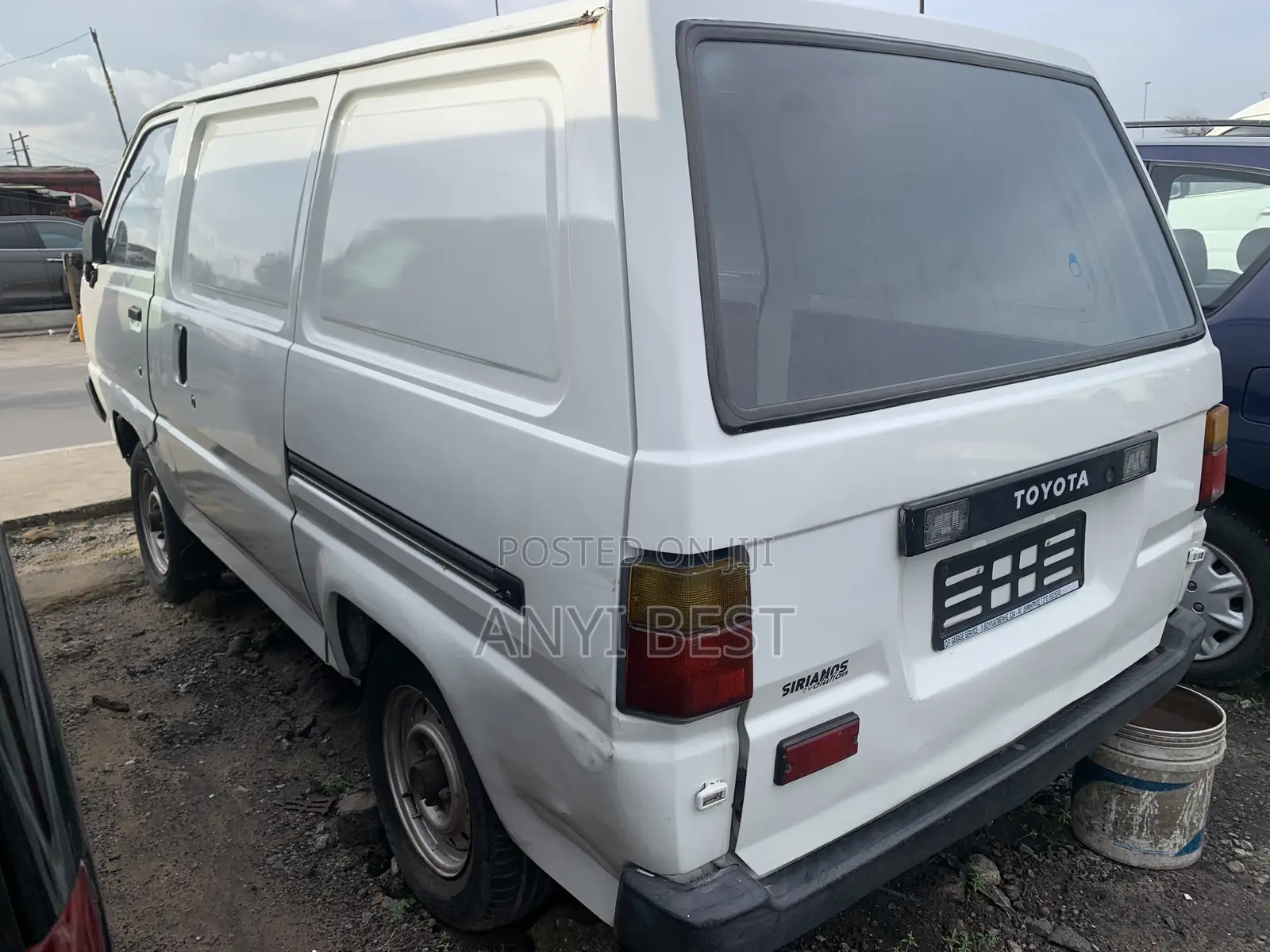 Toyota Regius 1995 White