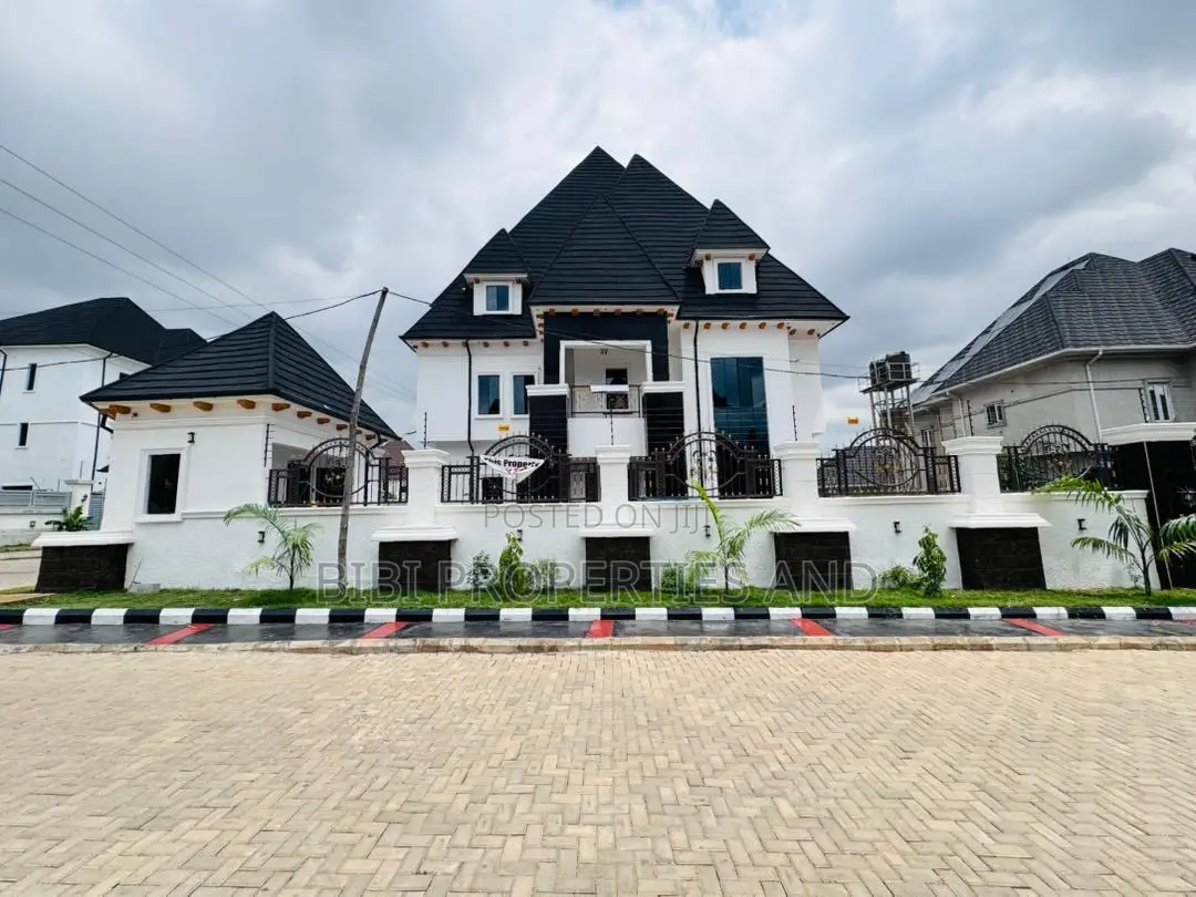 6bdrm Duplex in Gwarinpa for sale