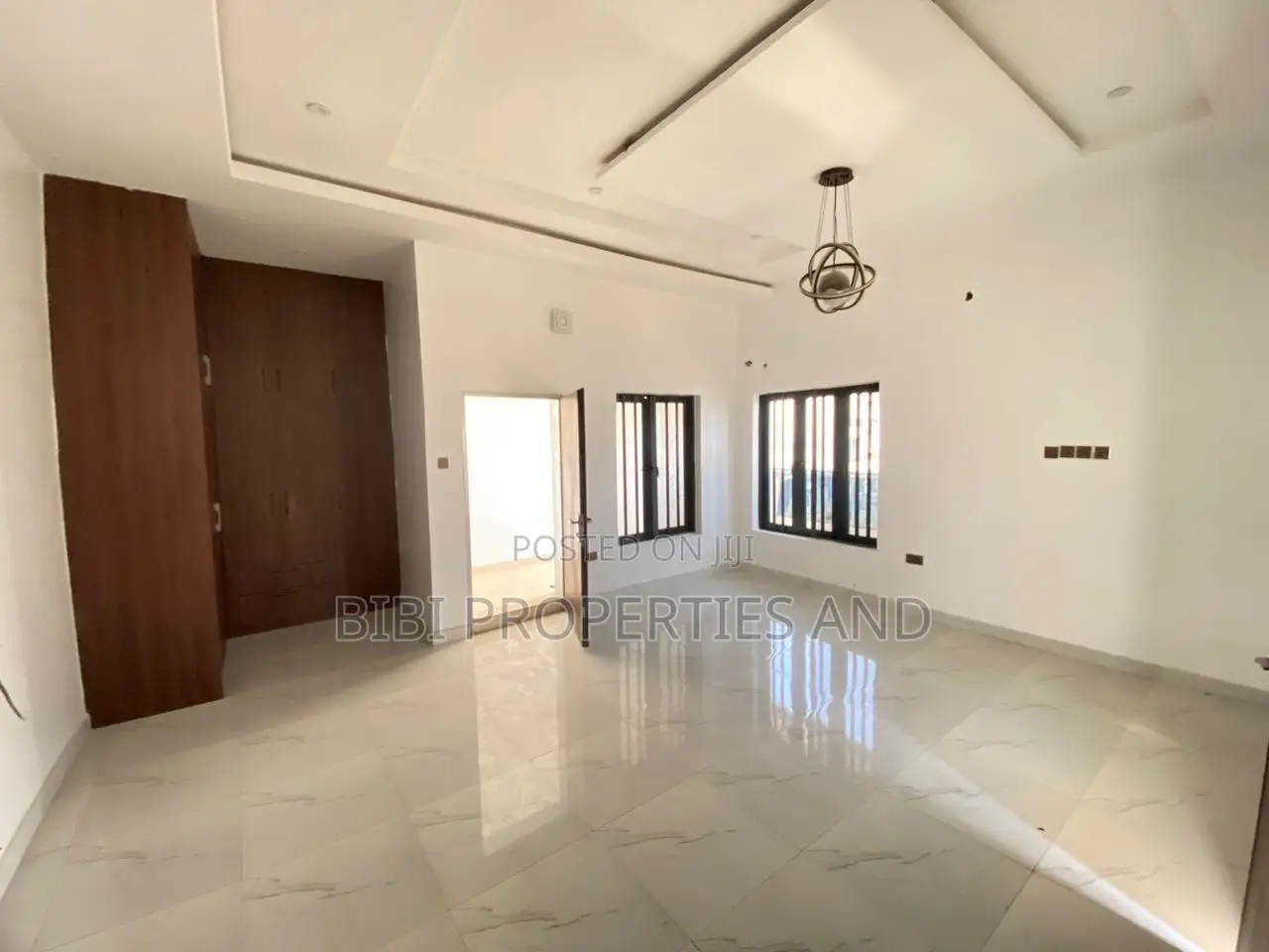 5bdrm Duplex in Idu for sale
