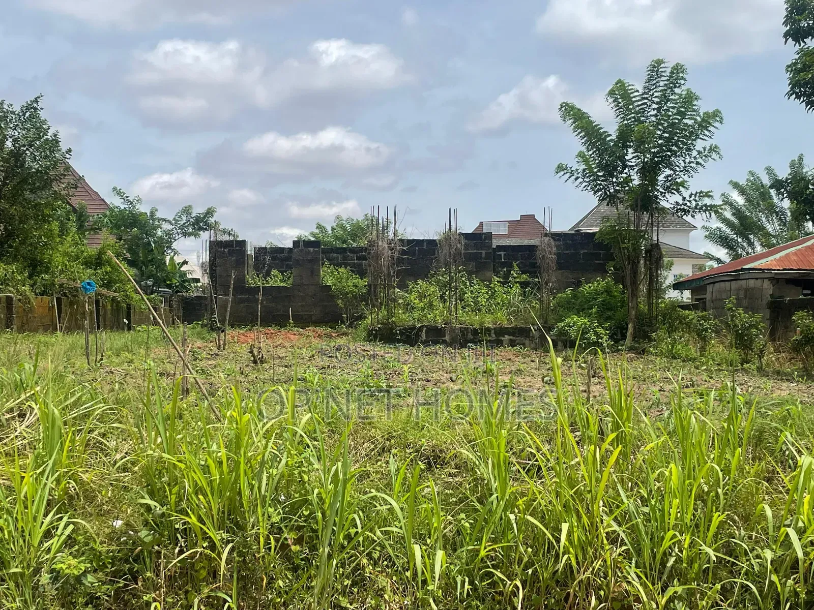 Uncompleted Building on a Plot of Land Is Available