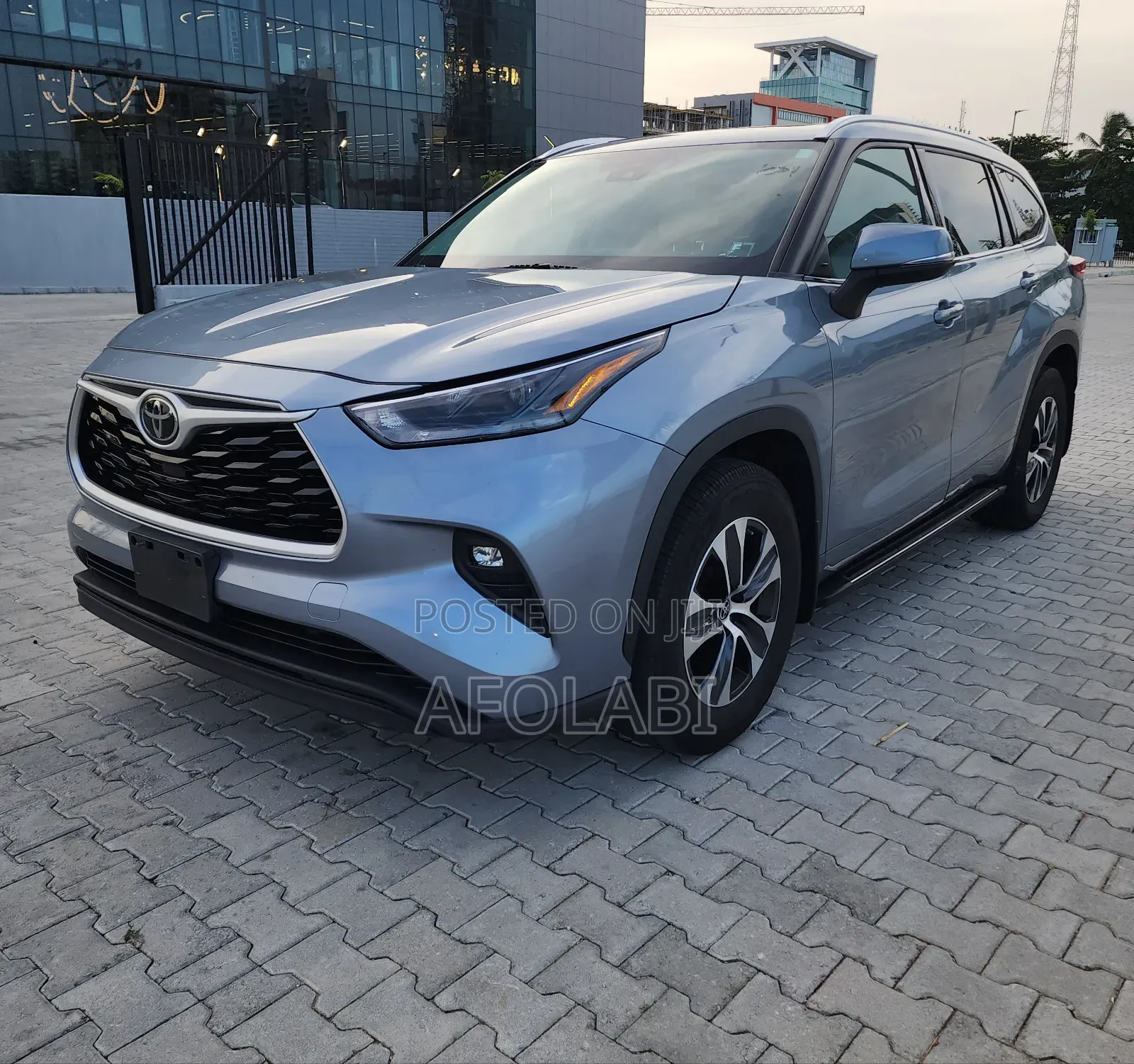 Toyota Highlander XLE 2021 Blue