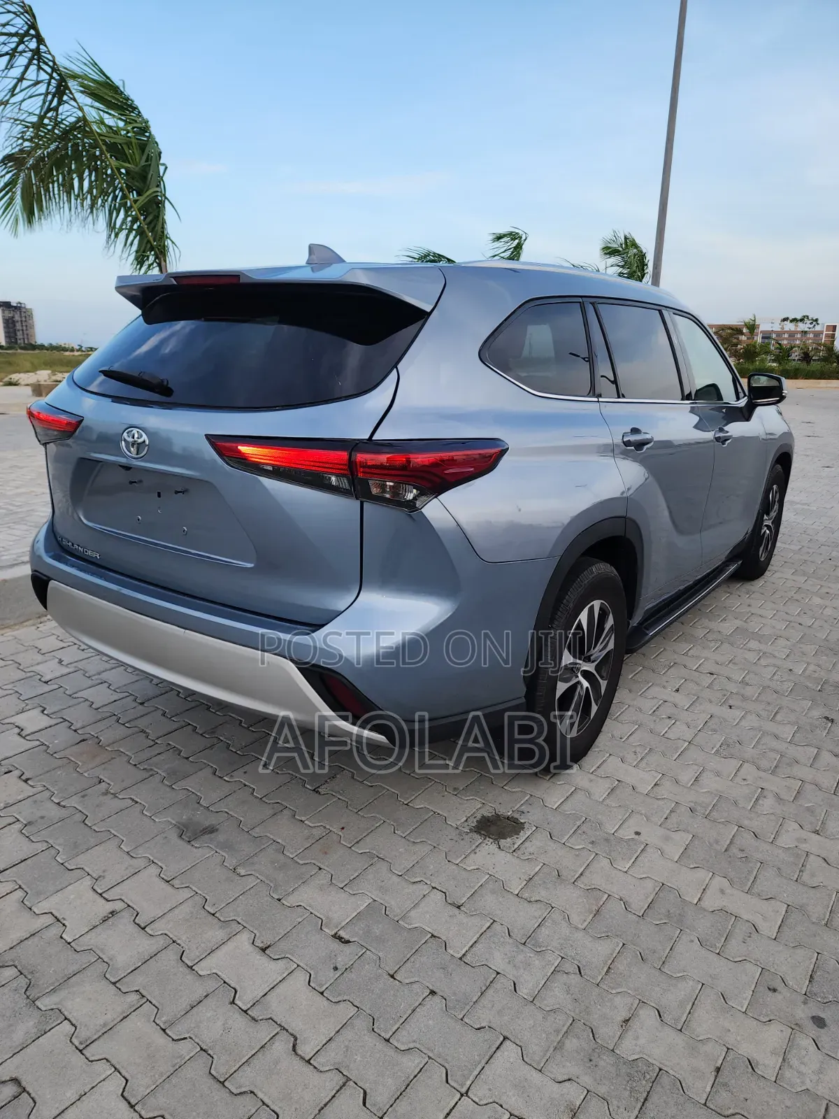 Toyota Highlander XLE 2021 Blue