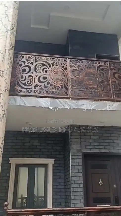 4bdrm Duplex in Uzoba for sale