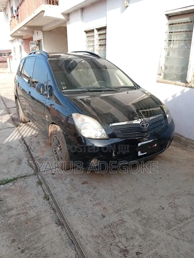 Toyota Verso 2009 Black