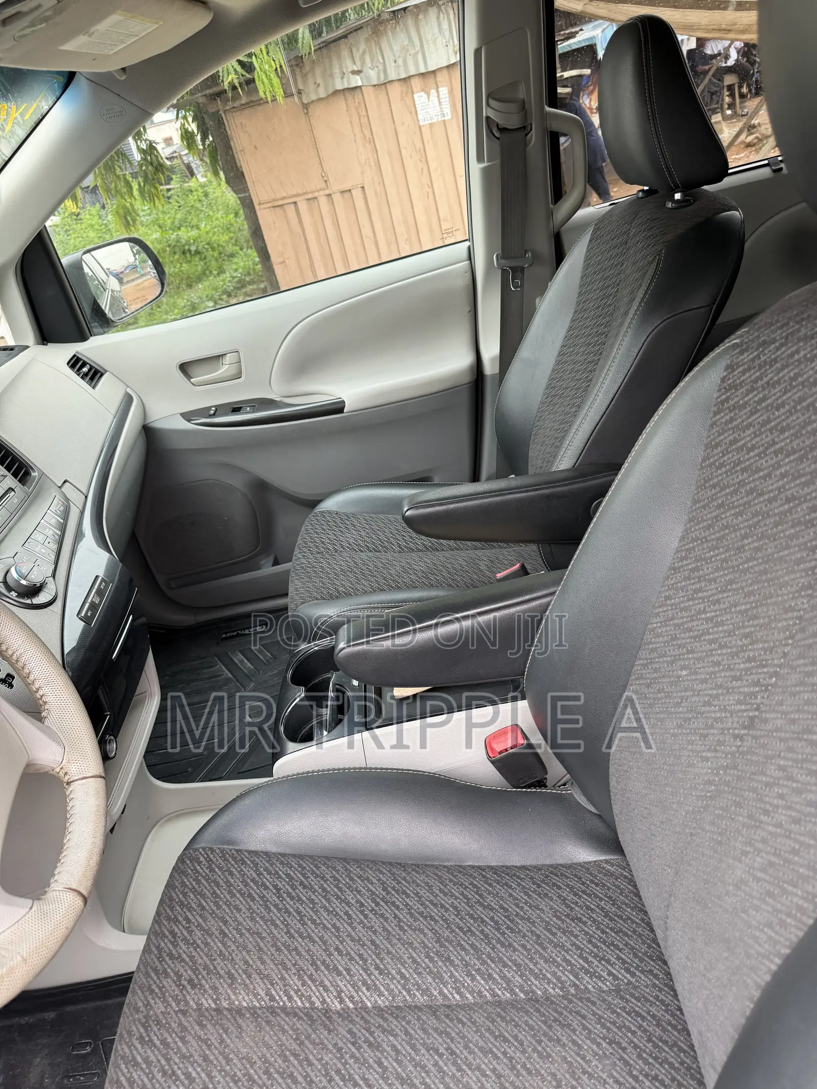 Toyota Sienna LE 7 Passenger 2012 Gray