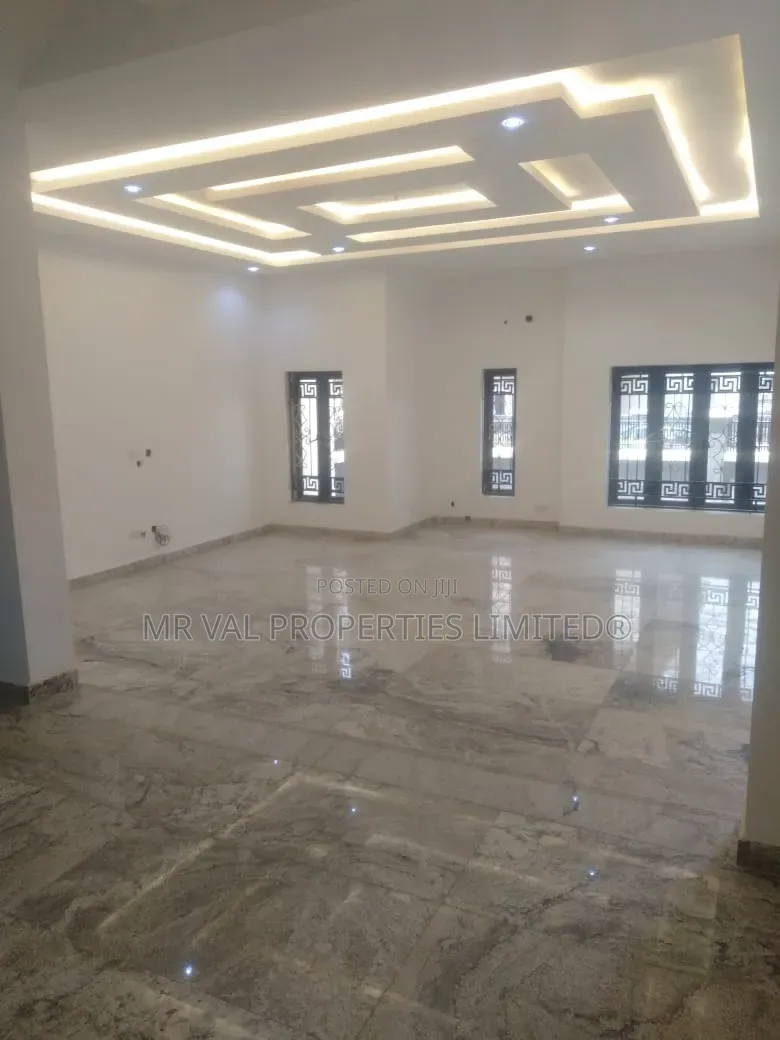 5bdrm Duplex in Aiben Estate, Idu for sale
