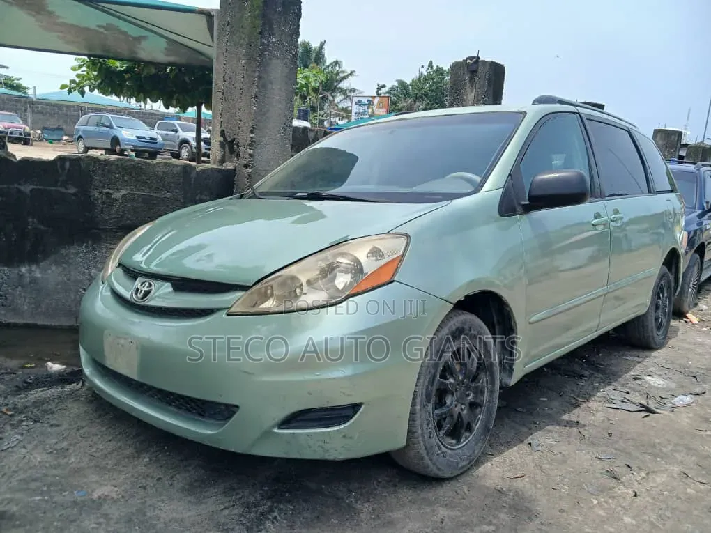 Toyota Sienna 2006 Green