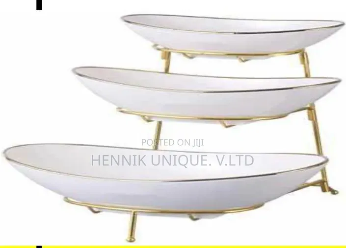 3pcs Ceramic Oval Display Stand With Good Plates