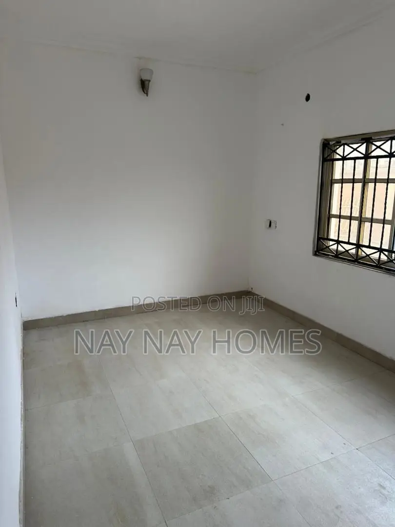 3bdrm Shared Apartment in Ajiran Estate, Igbo-efon for rent