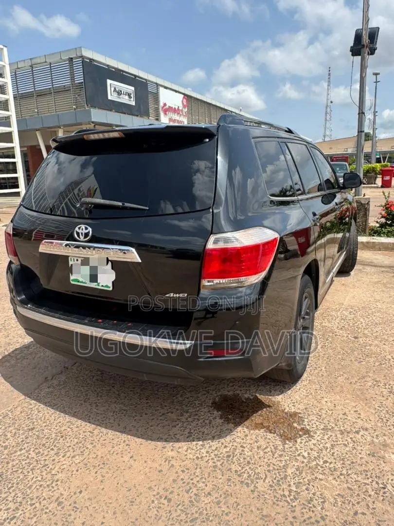 Toyota Highlander 2014 Black