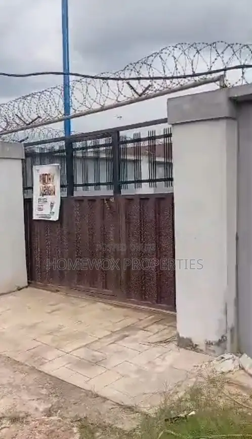4bdrm Block of Flats in Rumuahalu for sale