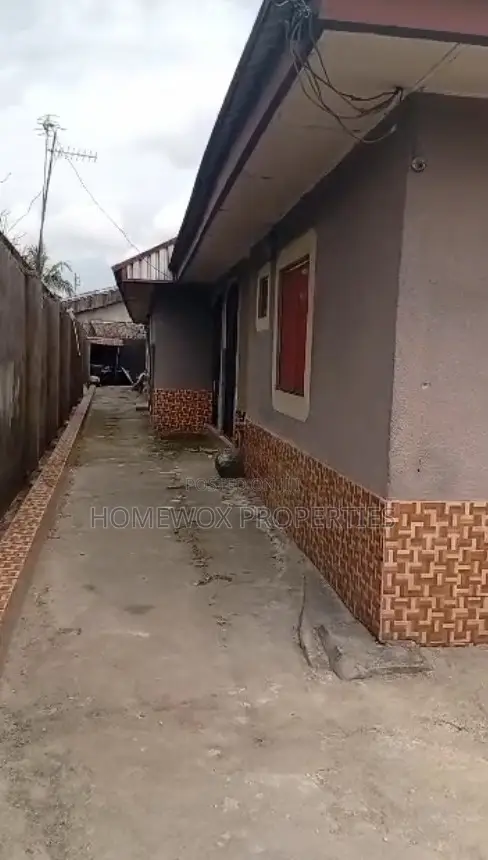 4bdrm Block of Flats in Rumuahalu for sale