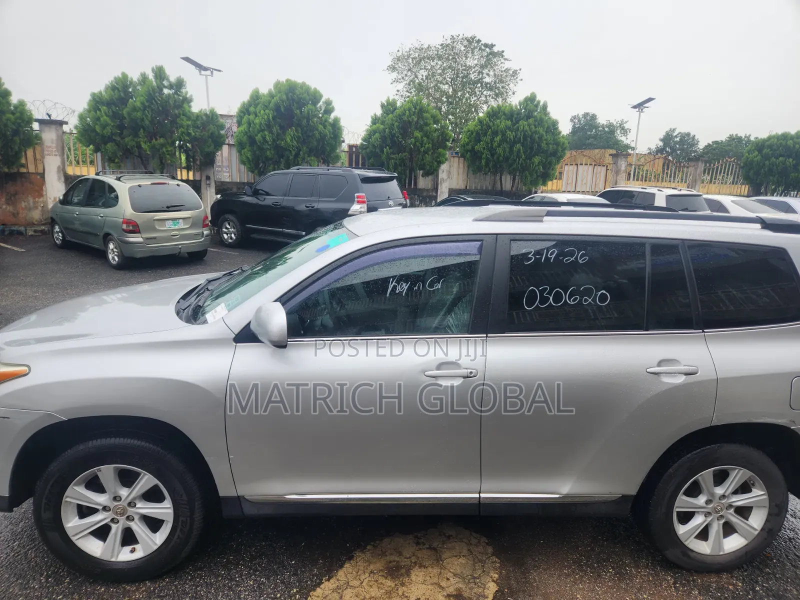 Toyota Highlander SE 2012 Silver