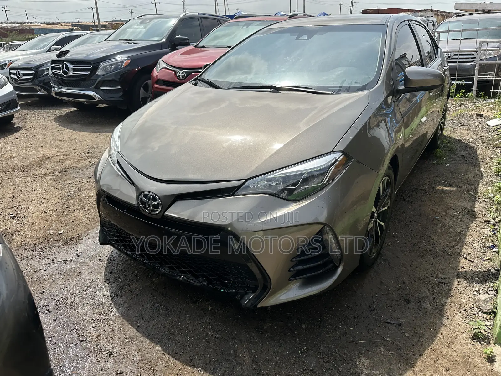 Toyota Corolla LE Eco (1.8L 4cyl 2A) 2018 Gray