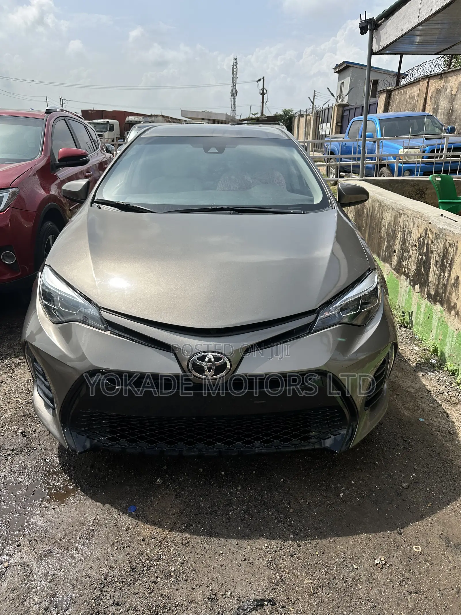 Toyota Corolla LE Eco (1.8L 4cyl 2A) 2018 Gray