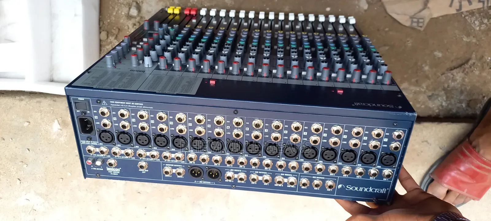 Soundcraft 16channels Mixer