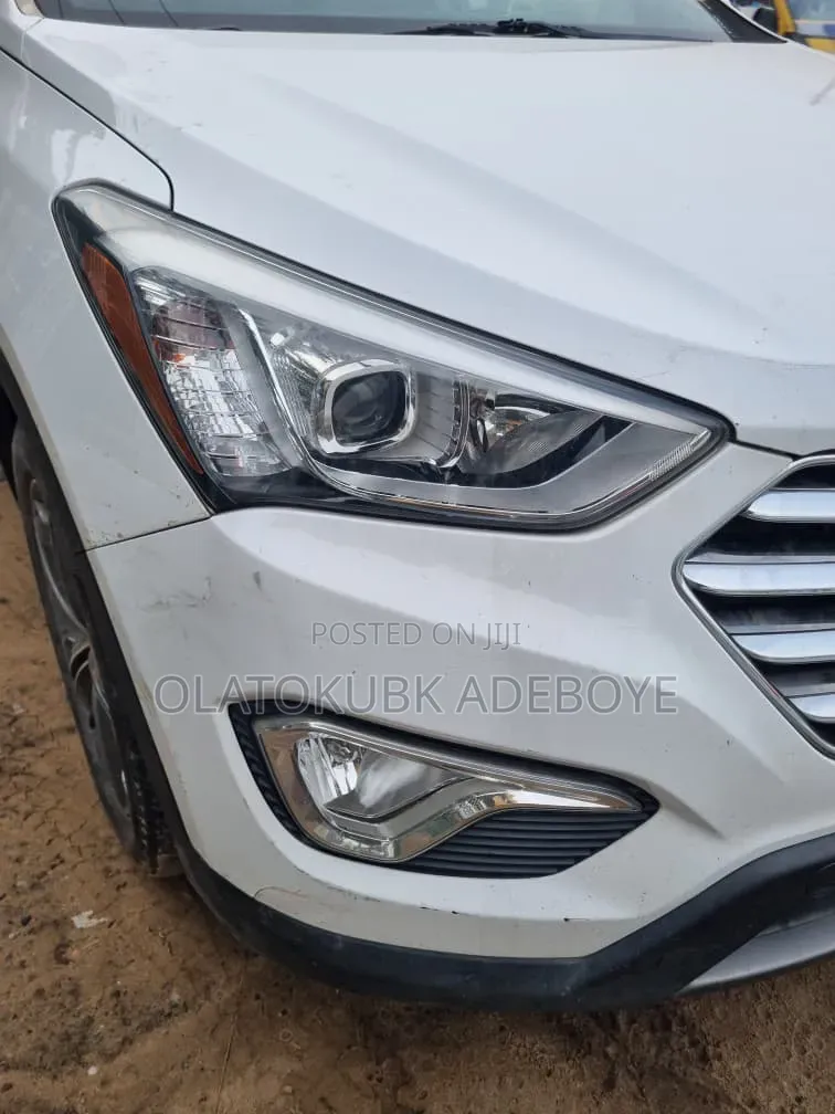 Hyundai Santa Fe 2013 White
