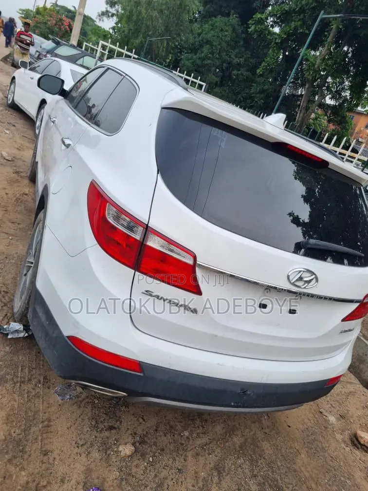 Hyundai Santa Fe 2013 White