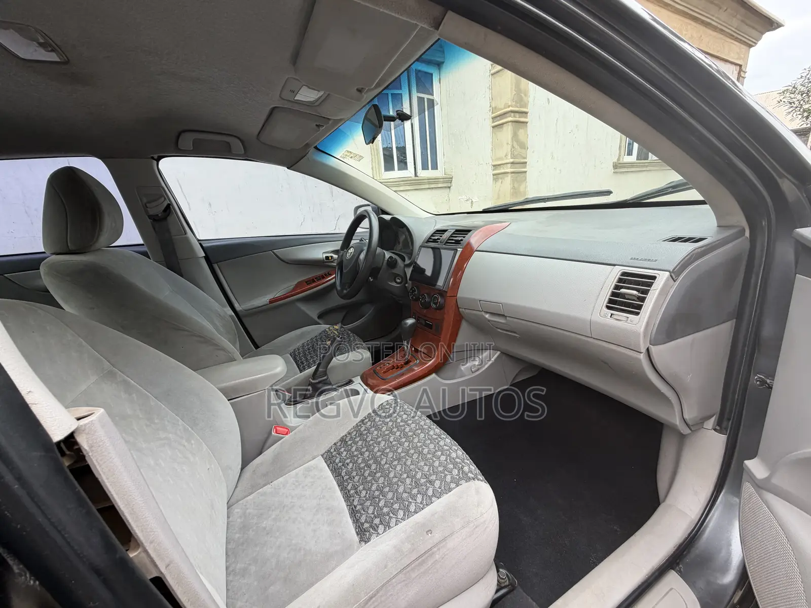 Toyota Corolla 2010 Gray