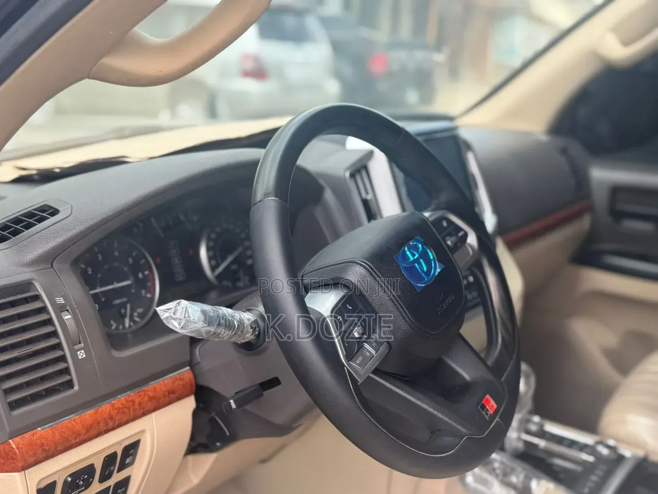 Toyota Land Cruiser 5.7 V8 2013 Black