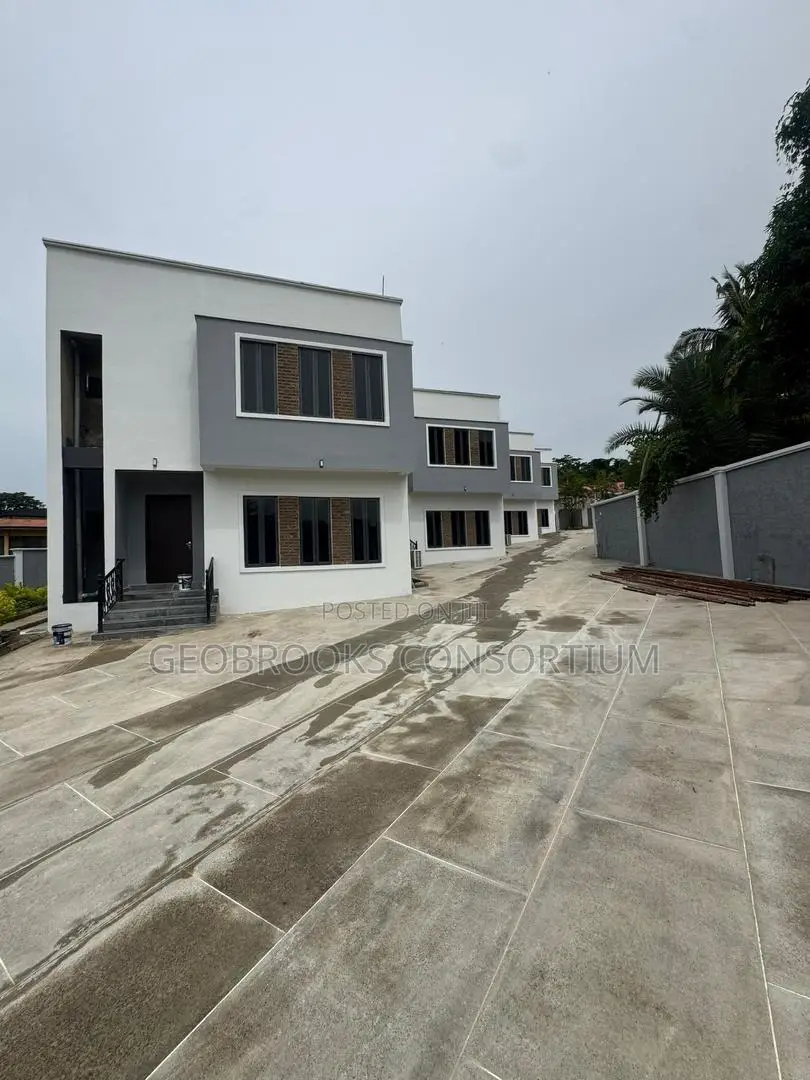 Furnished 4bdrm Townhouse / Terrace in Agodi Gra for rent