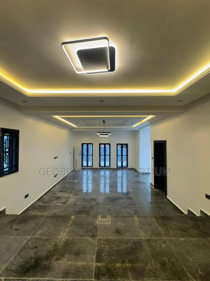 Furnished 4bdrm Townhouse / Terrace in Agodi Gra for rent