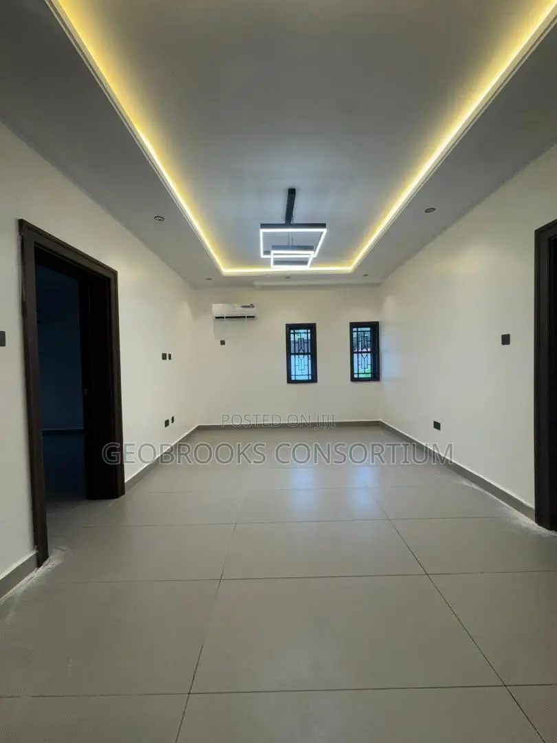 Furnished 4bdrm Townhouse / Terrace in Agodi Gra for rent