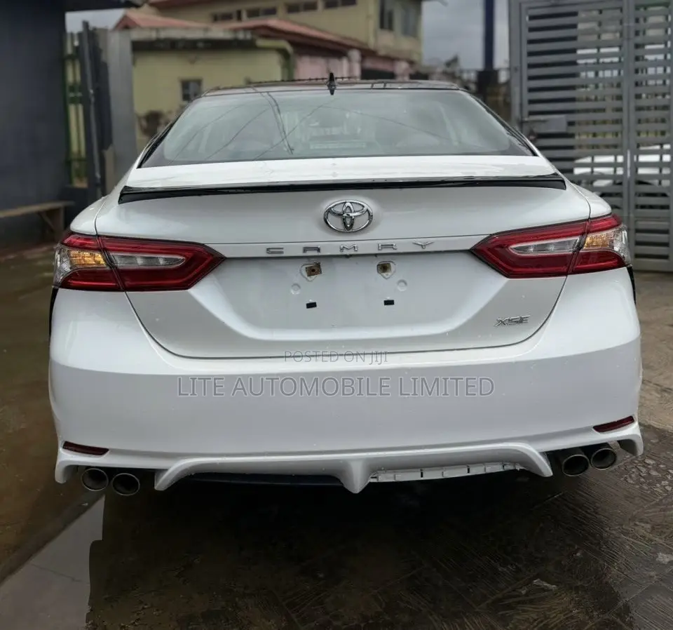 Toyota Camry XSE FWD 2020 White