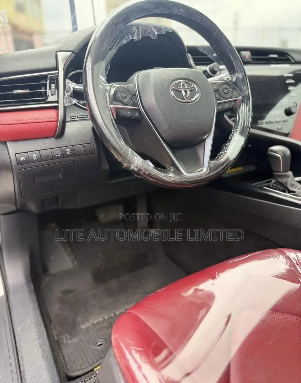 Toyota Camry XSE FWD 2020 White