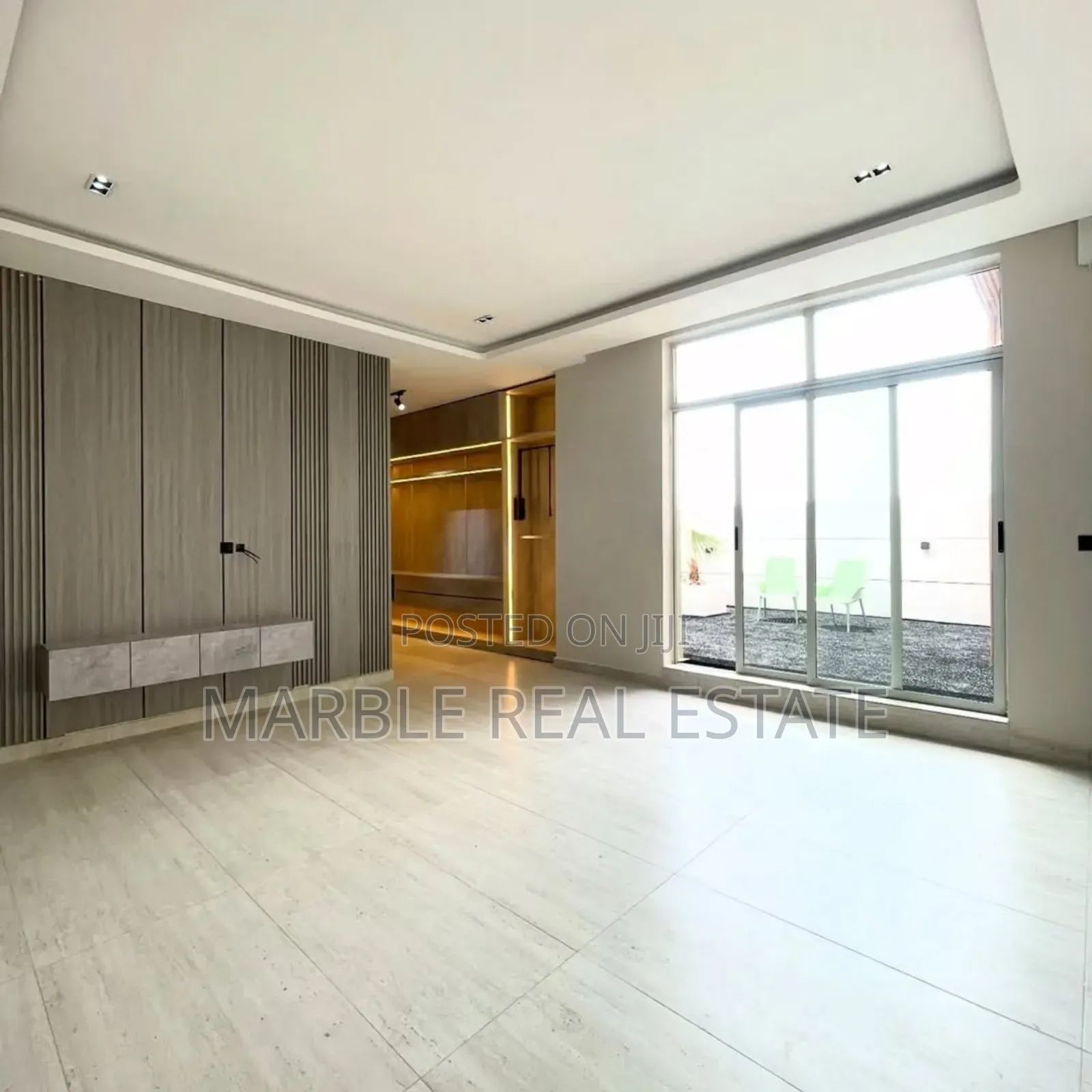 2bdrm Apartment in Lekki Phase 1 for sale