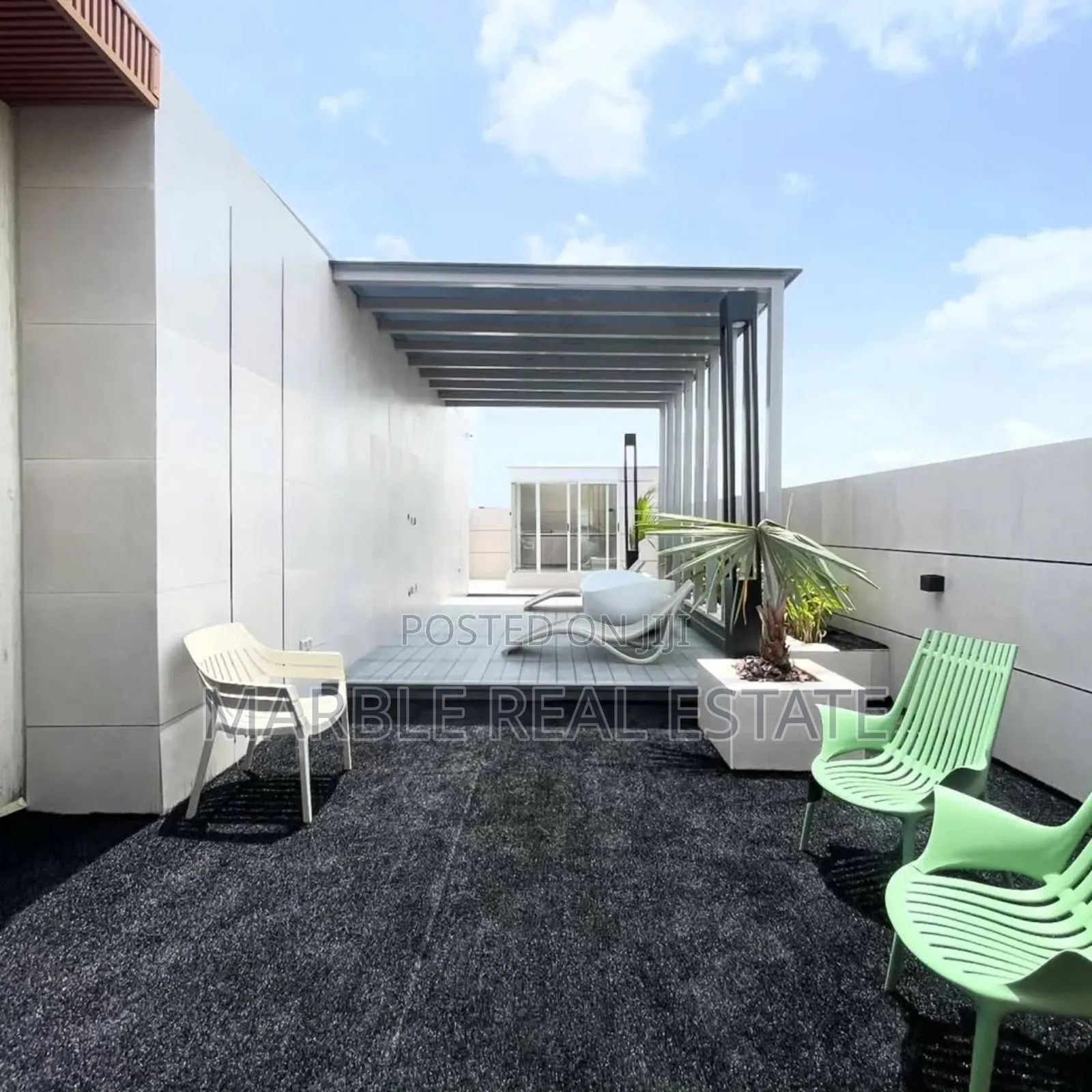 2bdrm Apartment in Lekki Phase 1 for sale