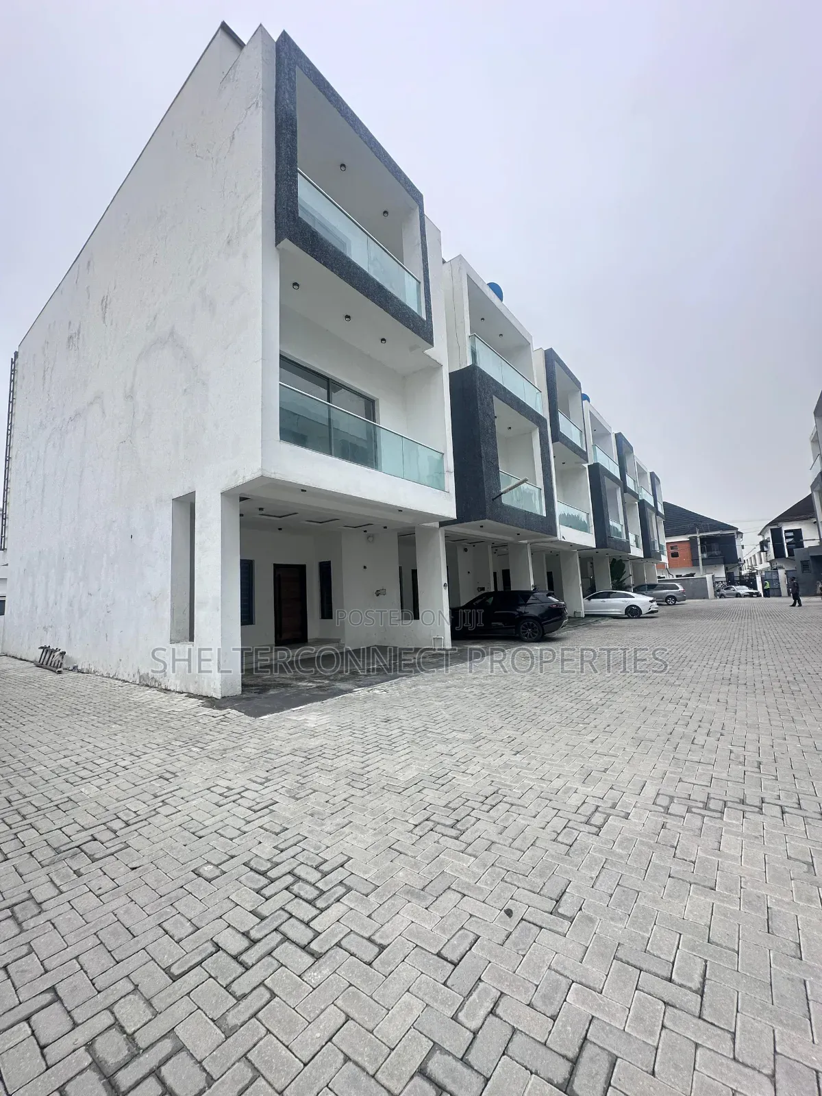 4bdrm Duplex in Lekki Expressway for rent