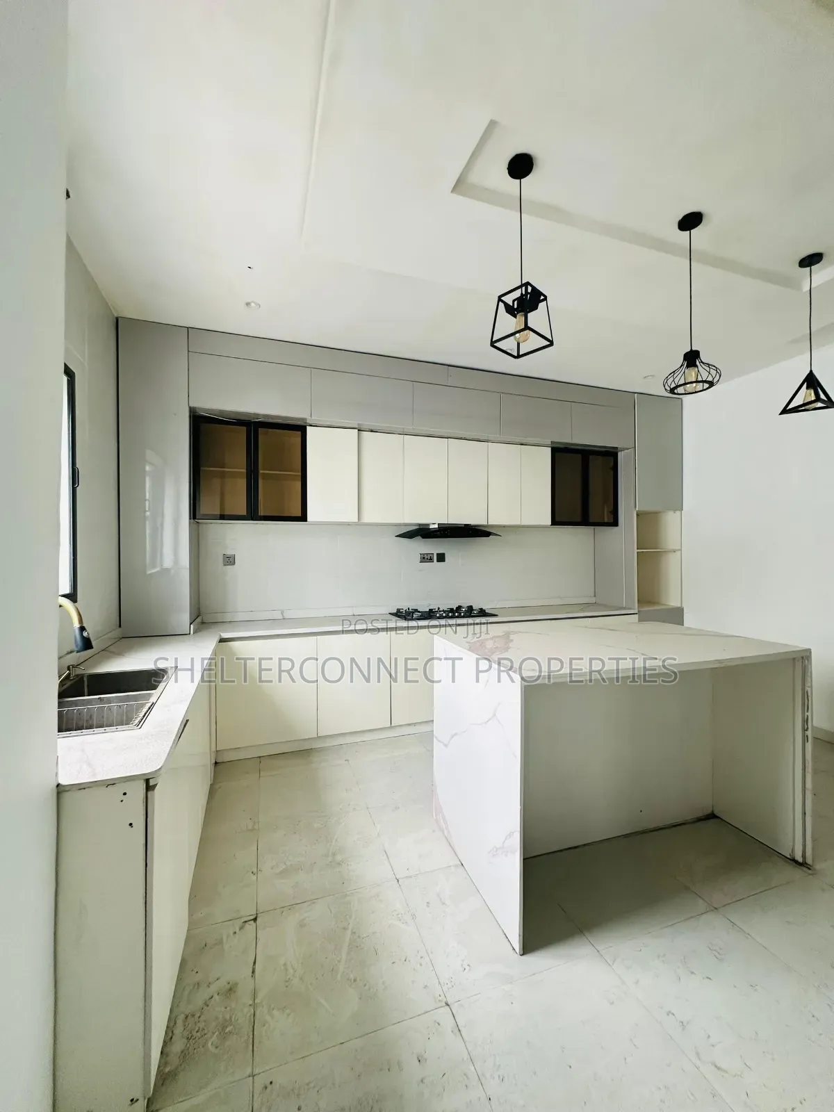 4bdrm Duplex in Lekki Expressway for rent