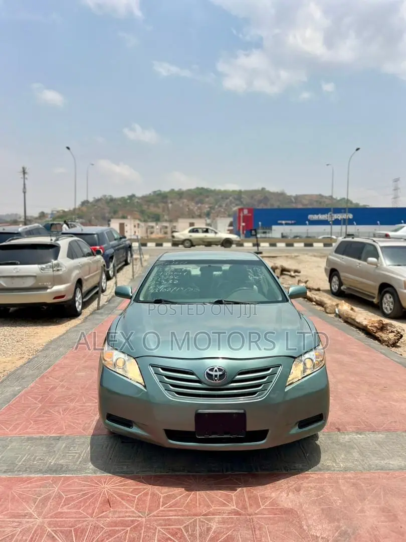 Toyota Camry LE 4dr Sedan (2.5L 4cyl 6AM) 2010 Green