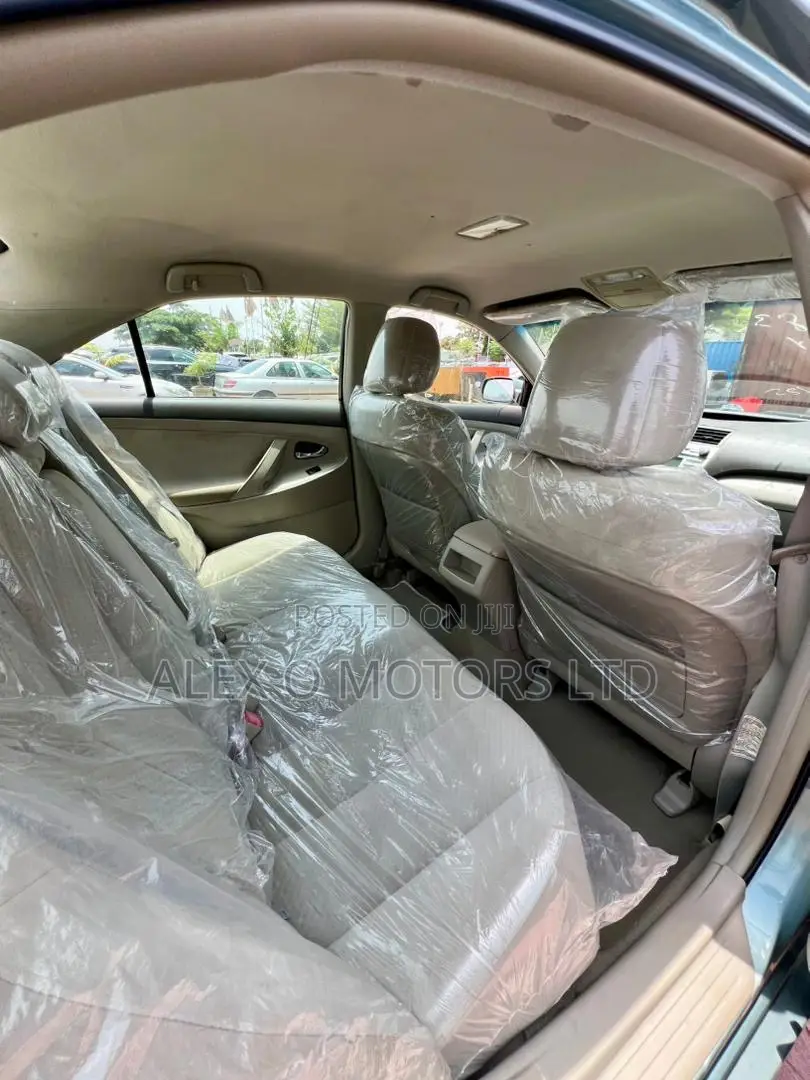 Toyota Camry LE 4dr Sedan (2.5L 4cyl 6AM) 2010 Green