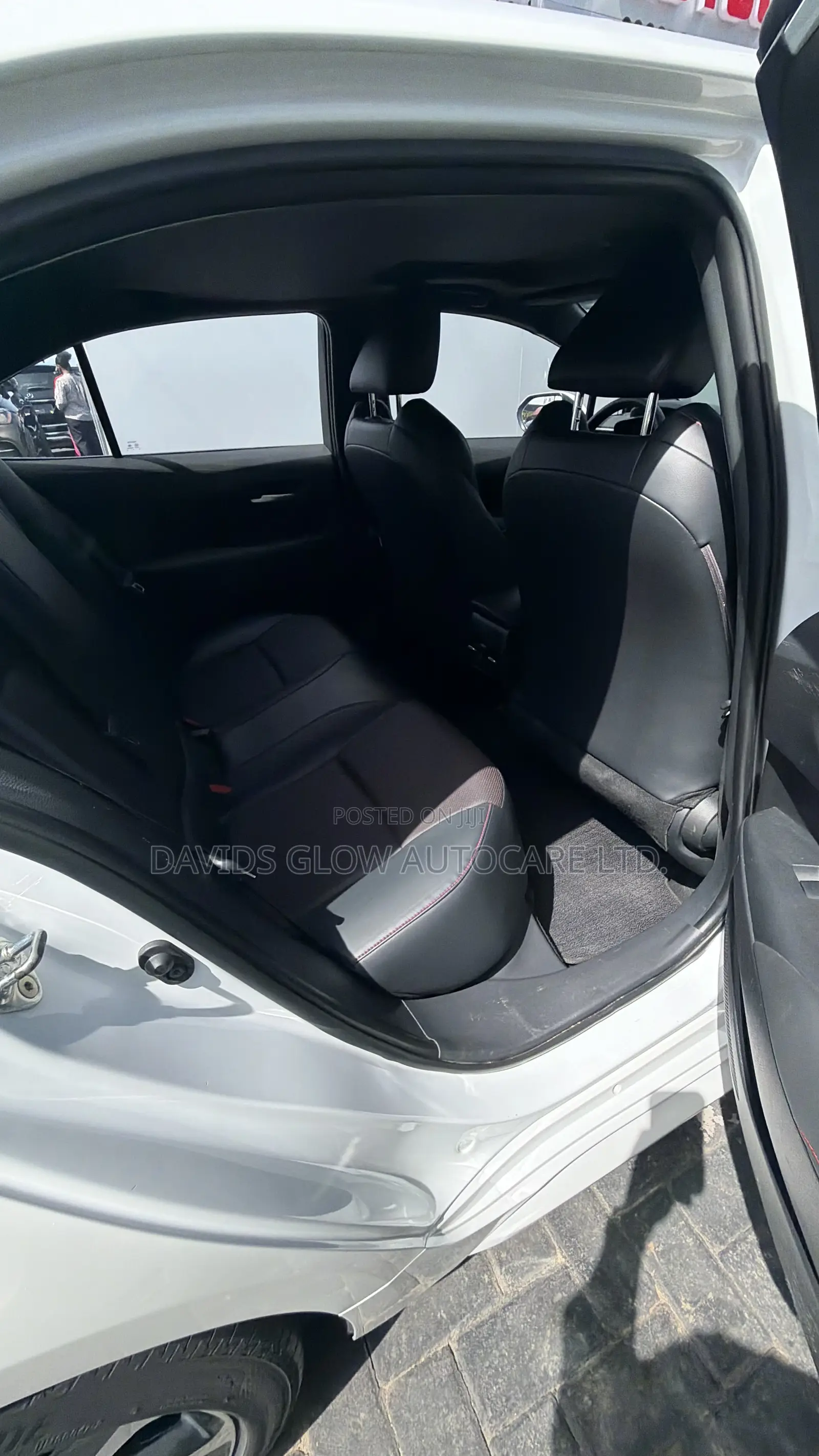 Toyota Corolla LE 2020 White