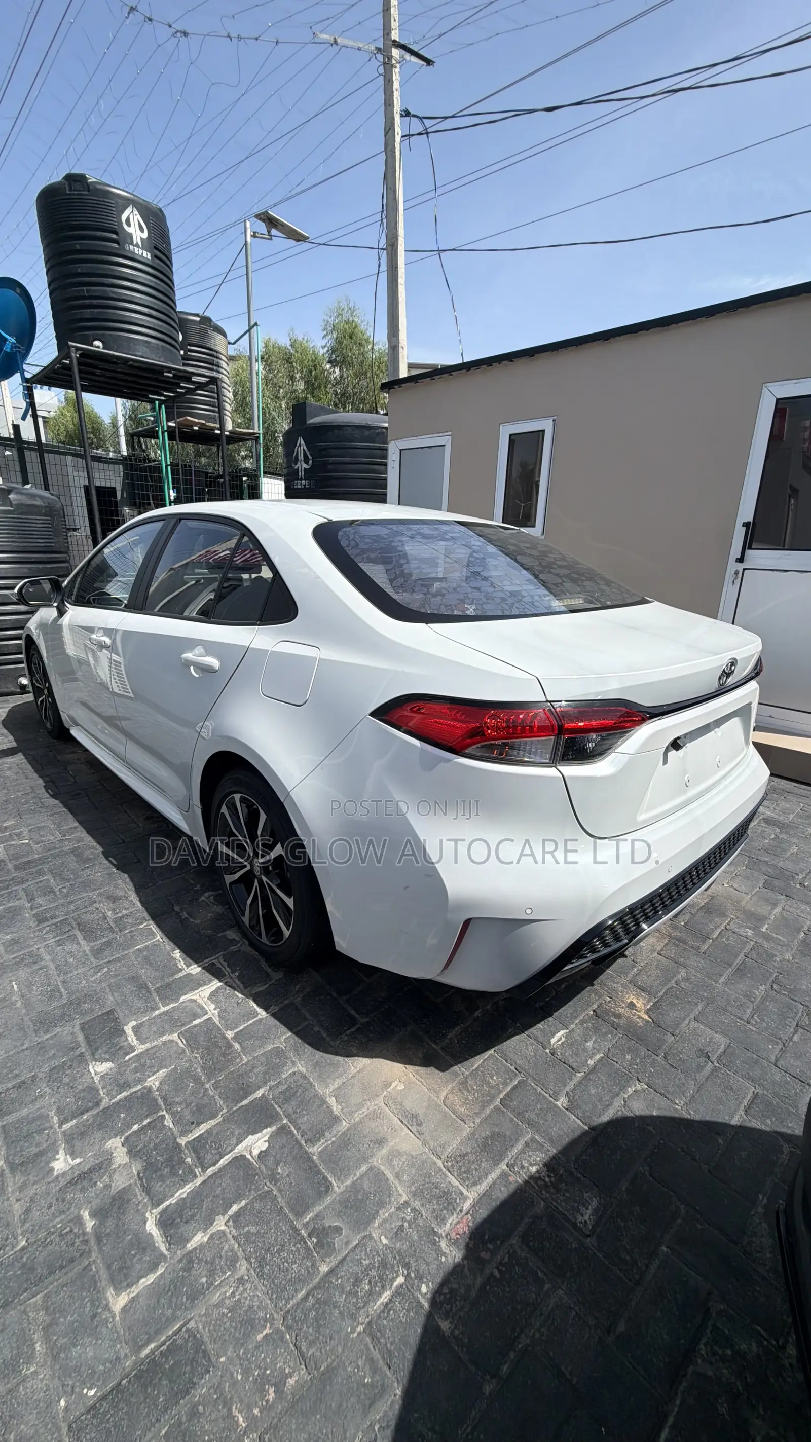 Toyota Corolla LE 2020 White