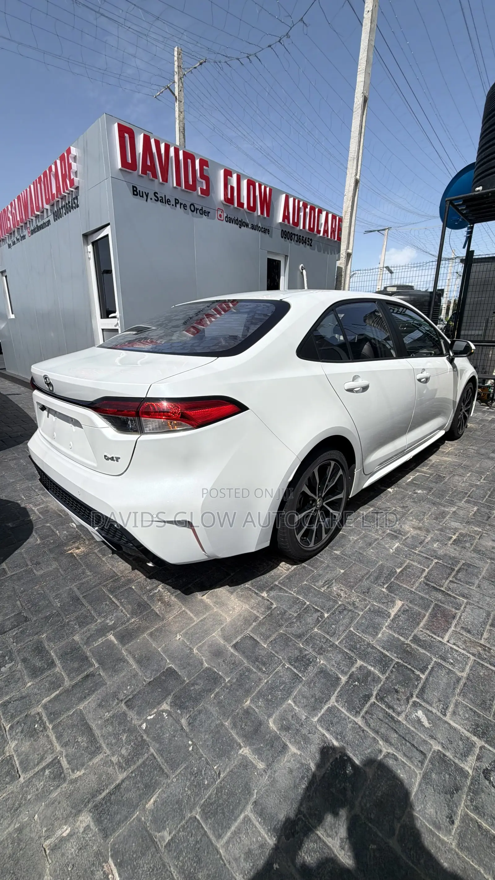 Toyota Corolla LE 2020 White