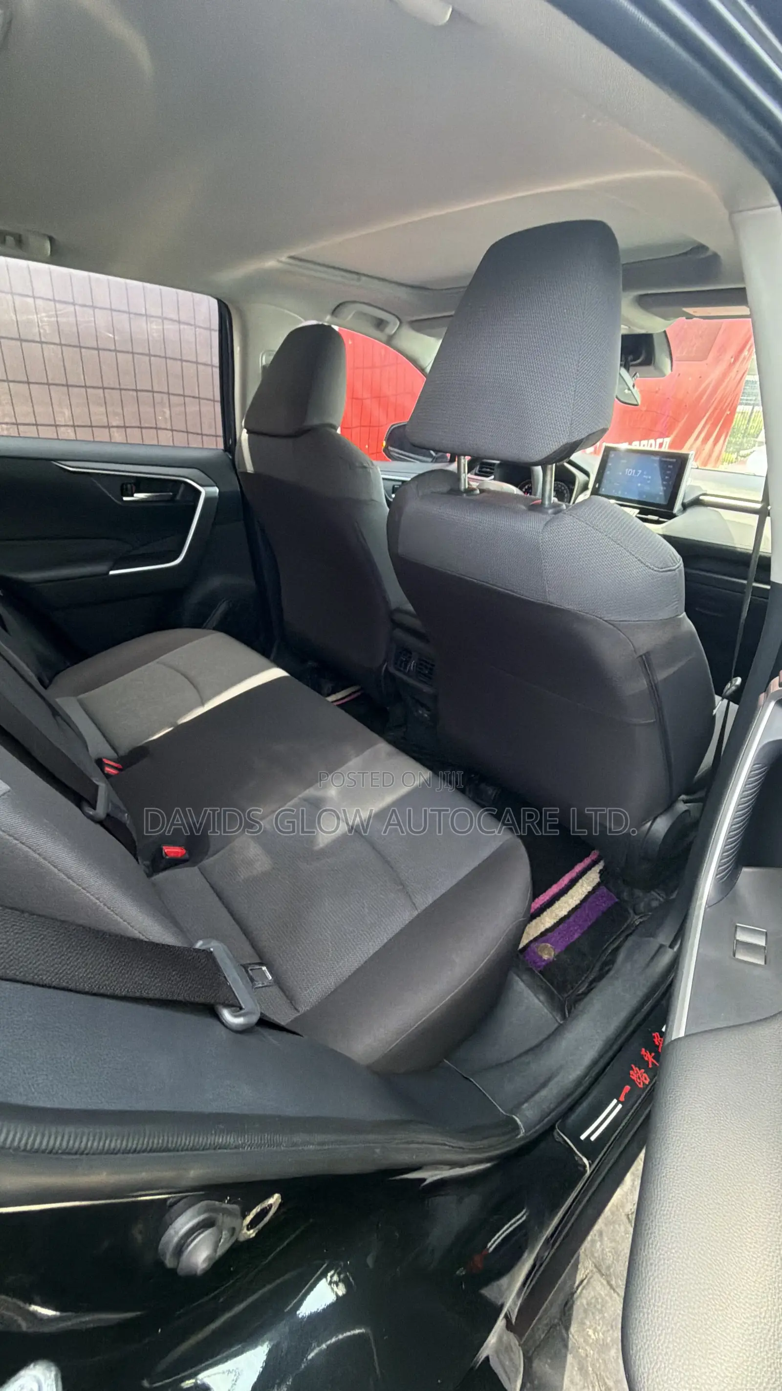 Toyota RAV4 XLE 2021 Black
