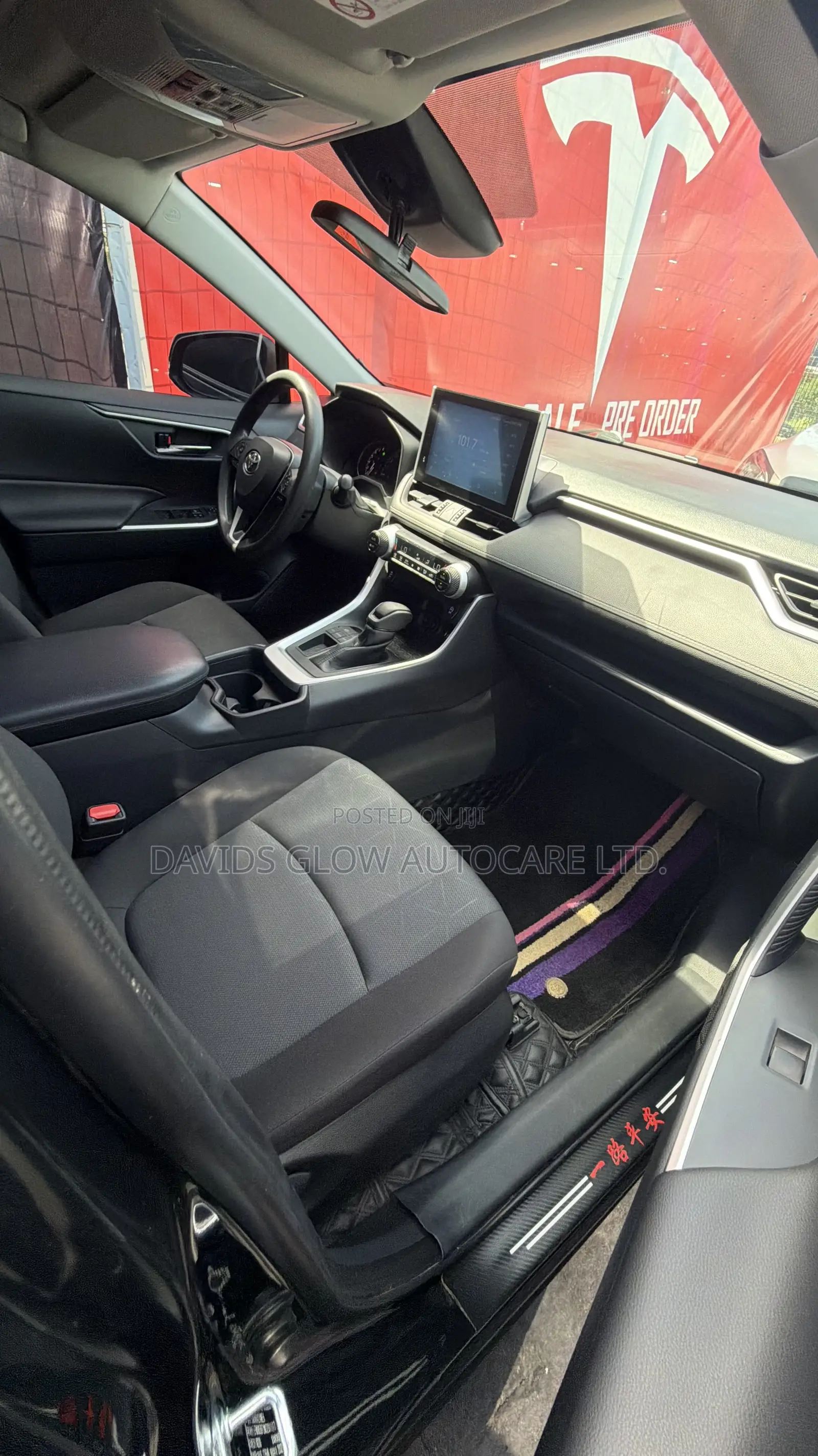 Toyota RAV4 XLE 2021 Black