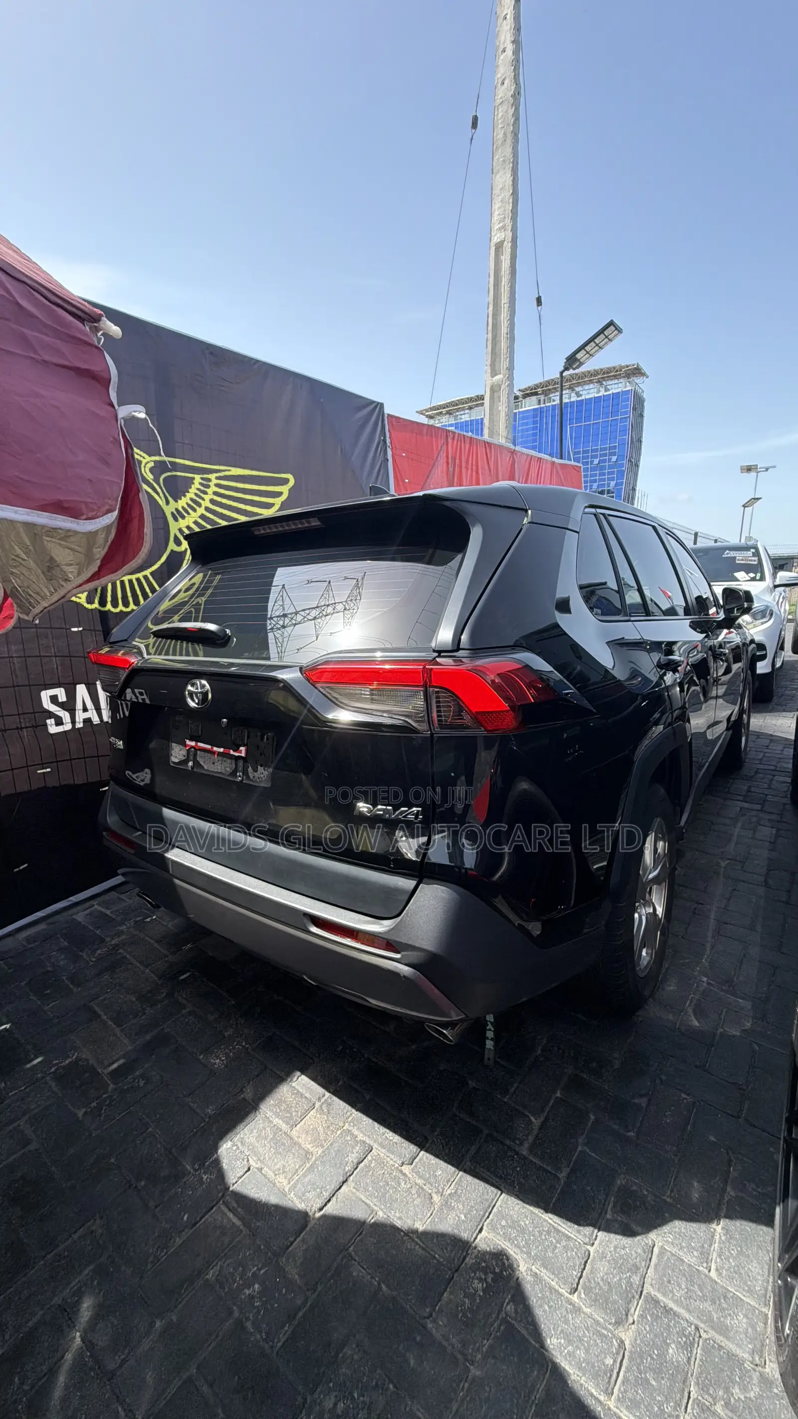 Toyota RAV4 XLE 2021 Black