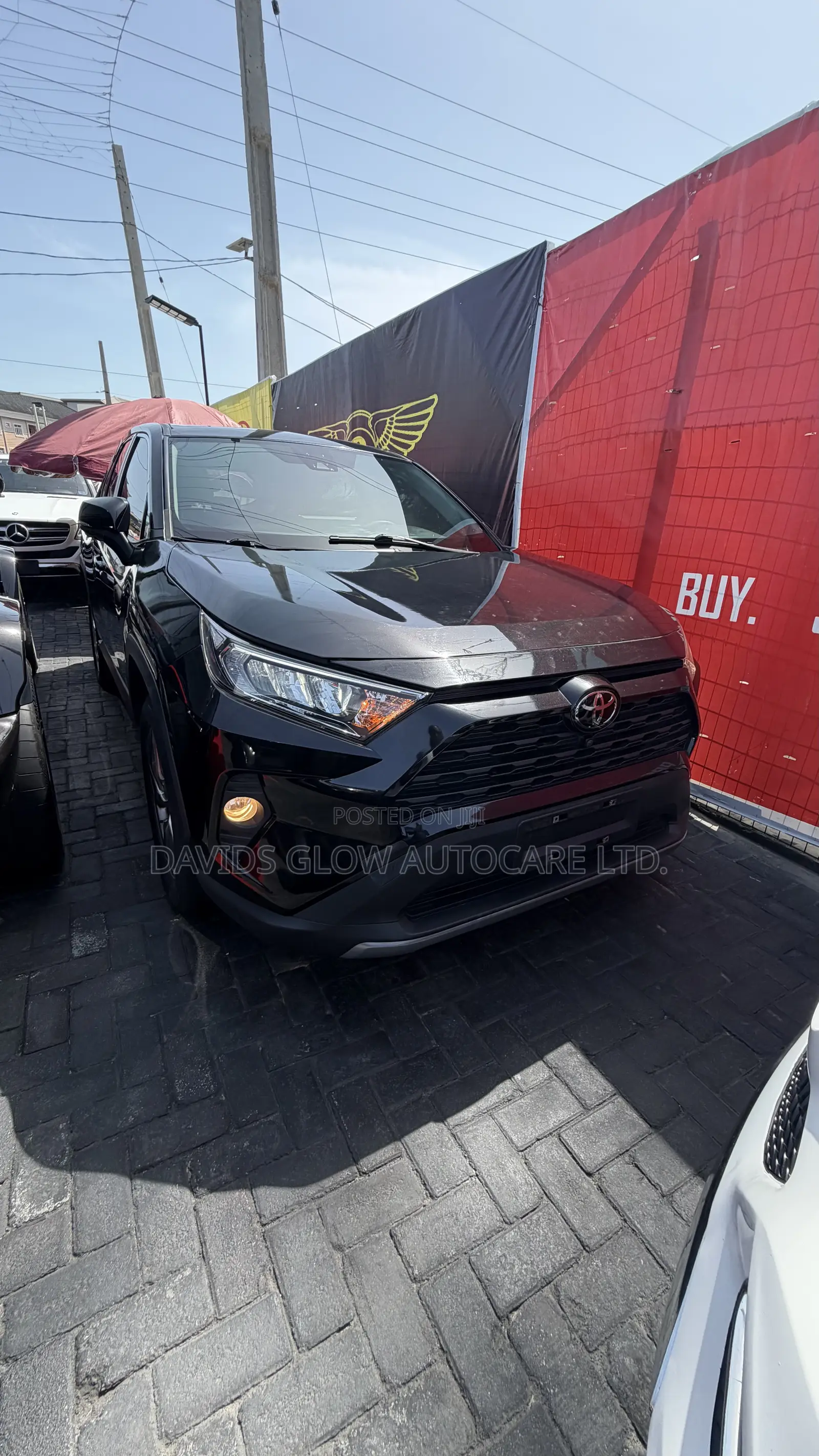 Toyota RAV4 XLE 2021 Black