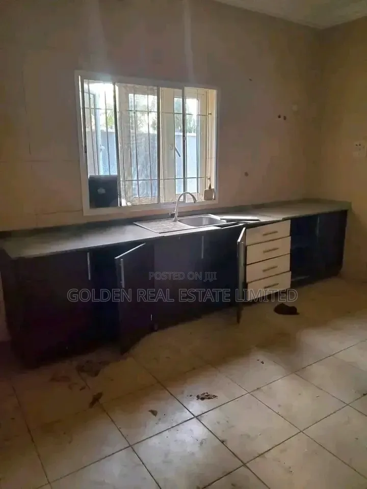 5bdrm Duplex in Asokoro for sale
