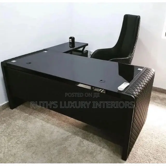Black Executive Tempered Glass Office Table