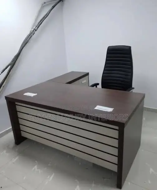 1.6 Meter Office Table With Drawers