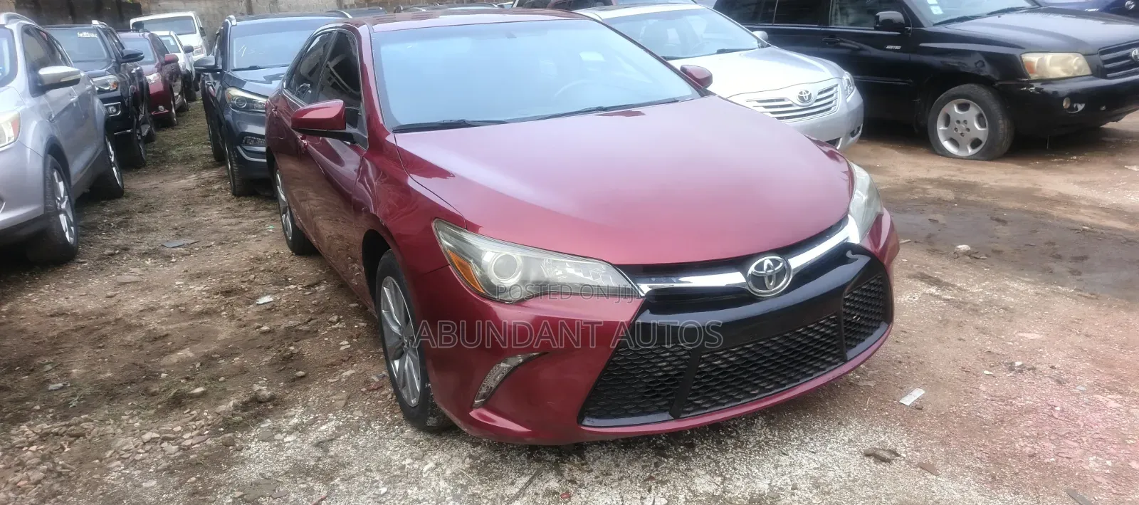Toyota Camry LE 4dr Sedan (2.5L 4cyl 6A) 2017 Red